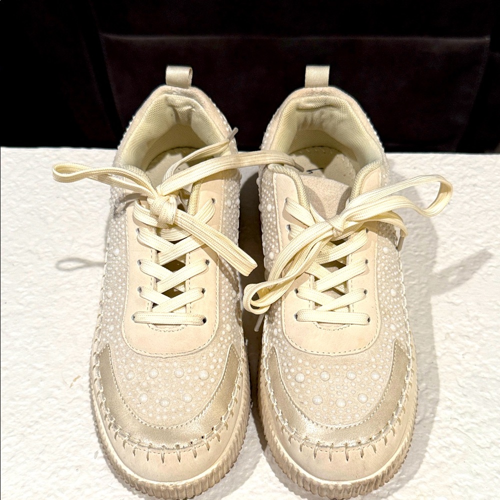 Nicole Miller Ivory Lace-Up Sneakers